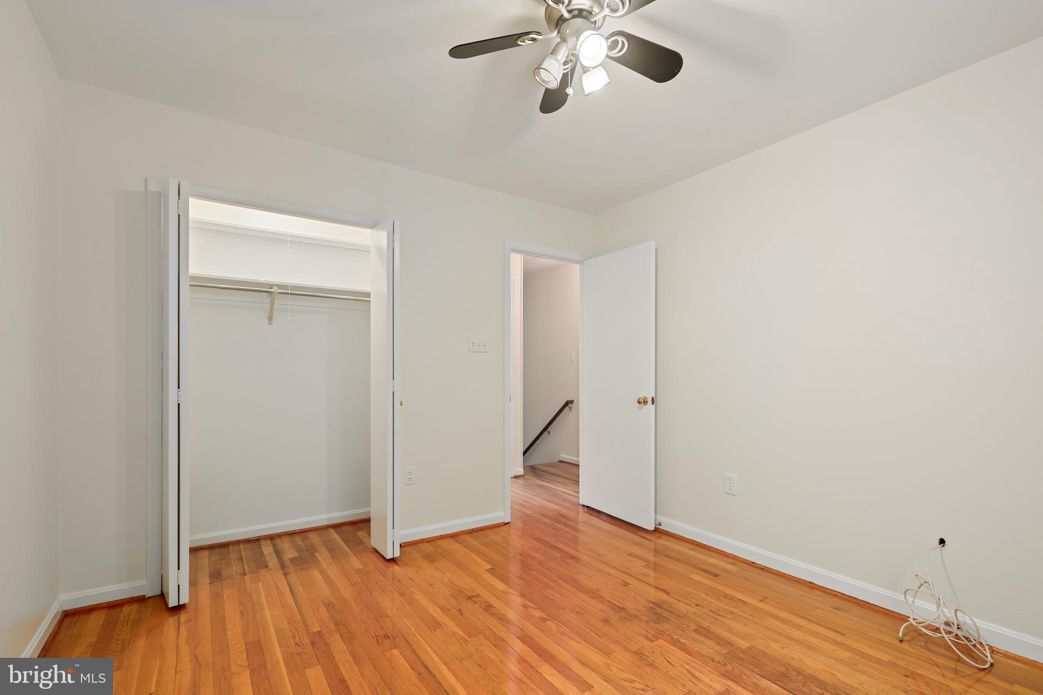 9728 Cardinal Road Fairfax, VA 22030 - Photo 20 of 37