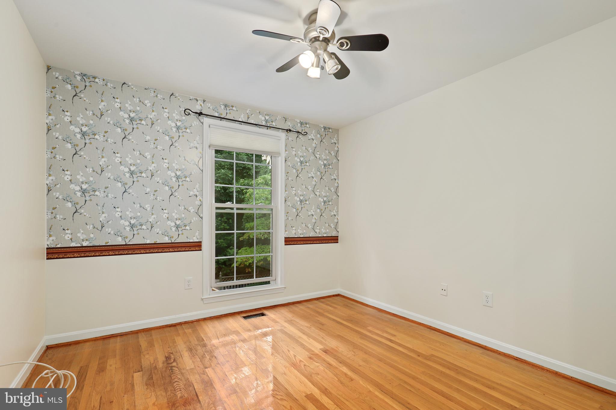 9728 Cardinal Road Fairfax, VA 22030 - Photo 21 of 37