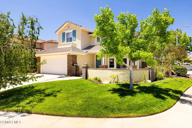 $950,000 | 29047 Ironwood Lane, Saugus, CA 91390