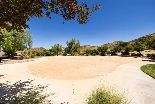 $950,000 | 29047 Ironwood Lane, Saugus, CA 91390