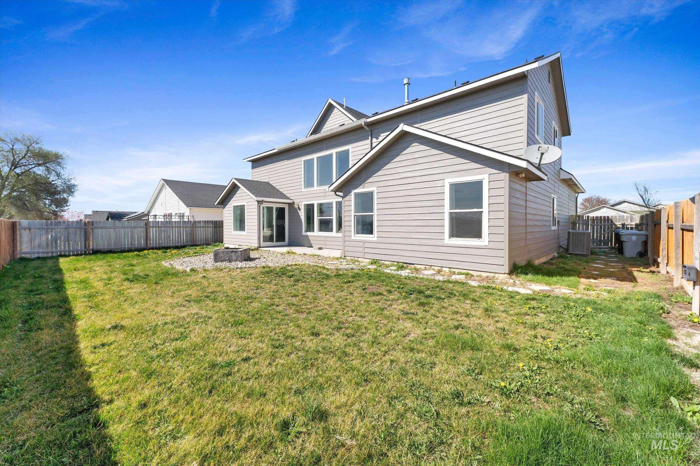 5602 Barkley Way Caldwell, ID 83607 - Photo 3 of 26