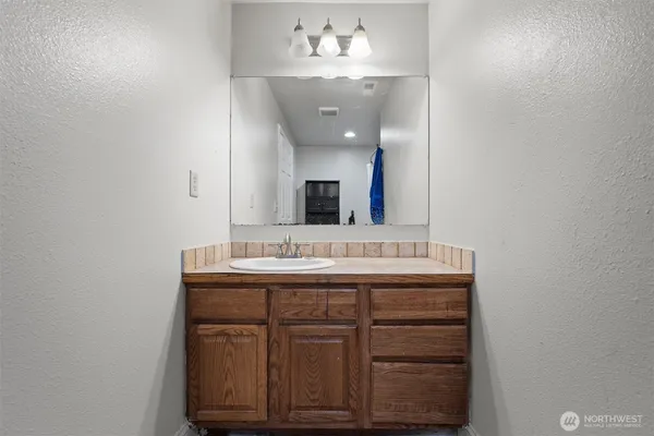 $309,999 | 620 North Larkspur Lane, Othello, WA 99344