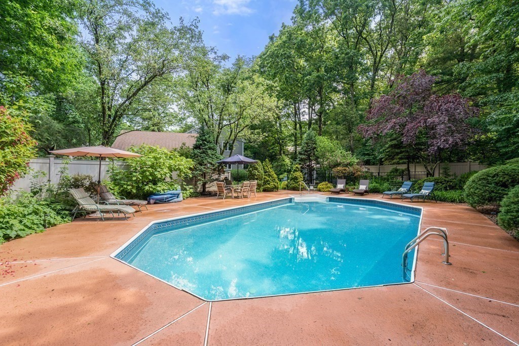 23 Baron Road Franklin, MA 02038 - Photo 6 of 38 Gallery Image 6