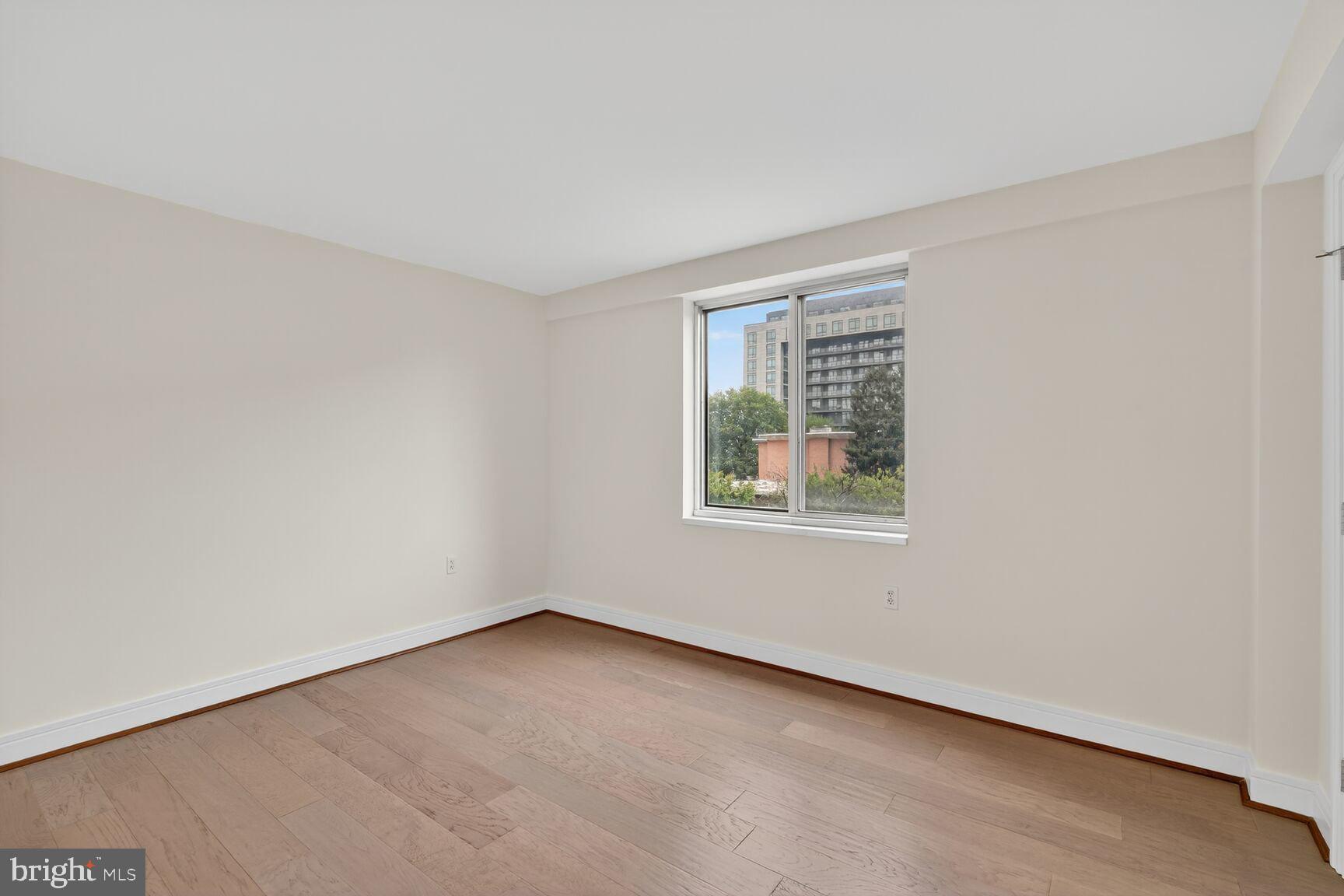 800 4th Street Southwest, Unit S221 Washington, DC 20024 - Photo 15 of 19 an empty room with a window