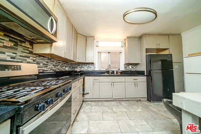 $2,790,000 | 3714 West Pico Boulevard, Los Angeles, CA 90019