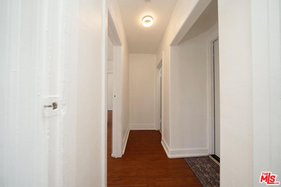 3714 West Pico Boulevard Los Angeles, CA 90019 - Photo 26 of 45 a view of room