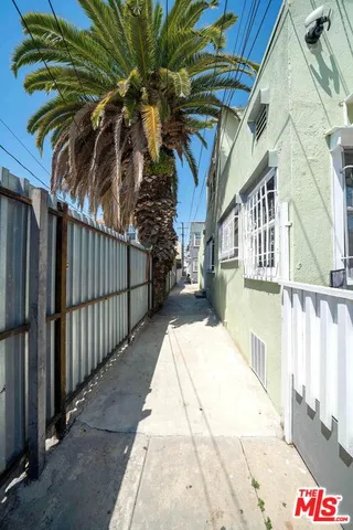 $2,790,000 | 3714 West Pico Boulevard, Los Angeles, CA 90019