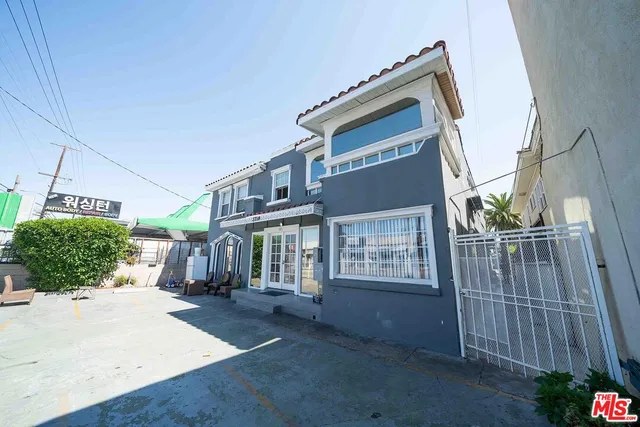$2,790,000 | 3714 West Pico Boulevard, Los Angeles, CA 90019