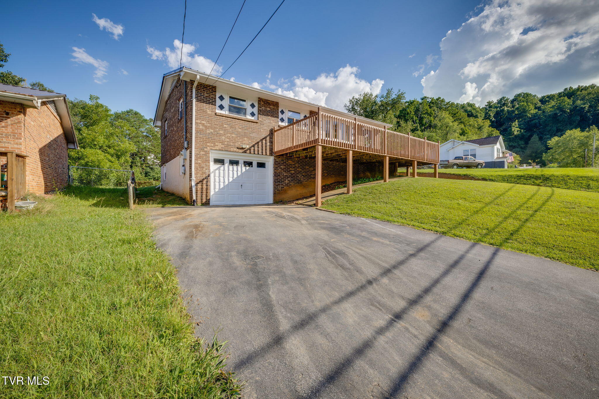1759 Granby Road Kingsport, TN 37660 - Photo 3 of 31 003
