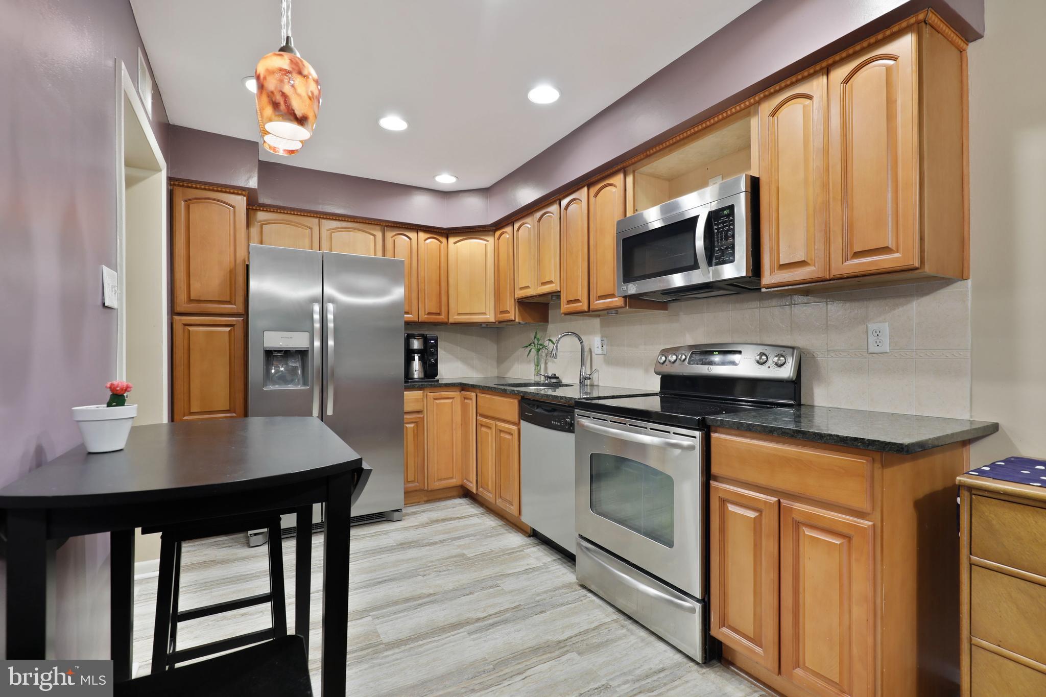 5755 Thunder Hill Road Columbia, MD 21045 - Photo 17 of 32 Granite Countertops