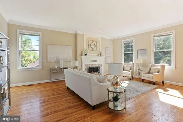 $6,775 | 2835 Lorcom Lane, Arlington, VA 22207