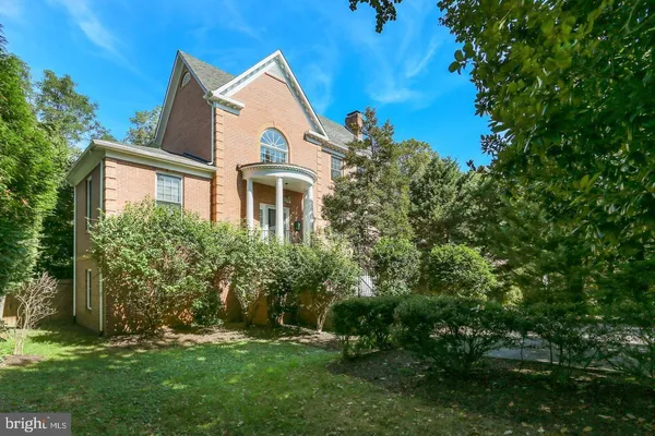 $6,775 | 2835 Lorcom Lane, Arlington, VA 22207