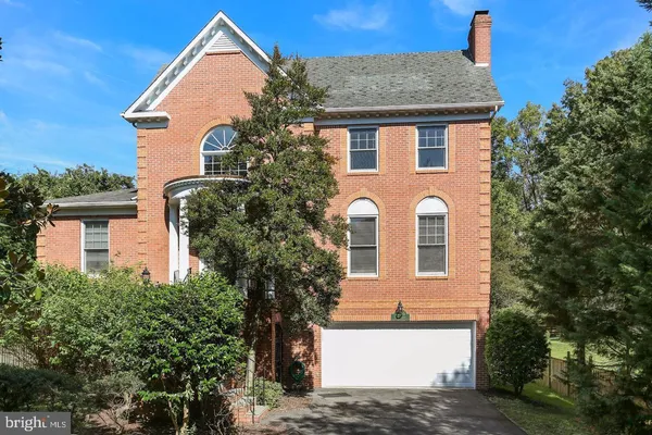 $6,775 | 2835 Lorcom Lane, Arlington, VA 22207