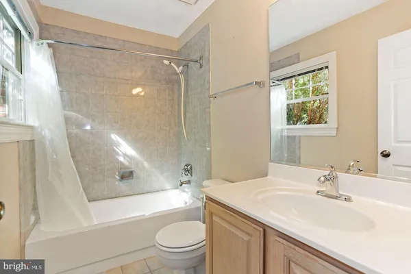 $6,775 | 2835 Lorcom Lane, Arlington, VA 22207