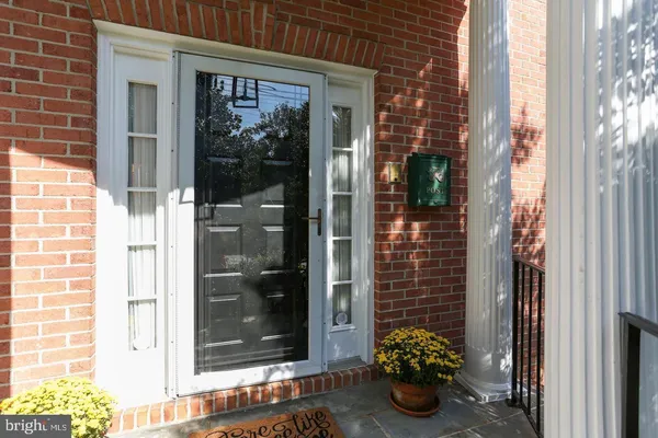 $6,775 | 2835 Lorcom Lane, Arlington, VA 22207
