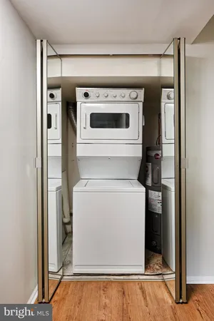 $390,000 | 7640 Tremayne Place, Unit 202, McLean, VA 22102