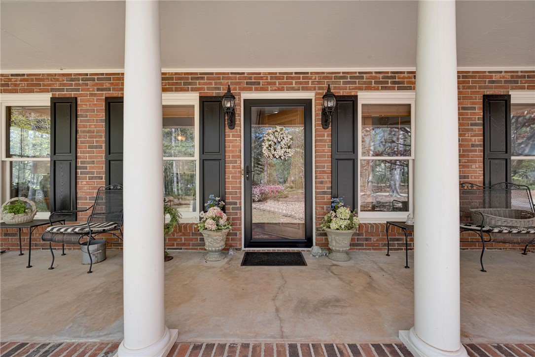 1010 Ridgeview Drive Pendleton, SC 29670 - Photo 5 of 47 This charming residence features a classic brick exterior and welcoming front porch.