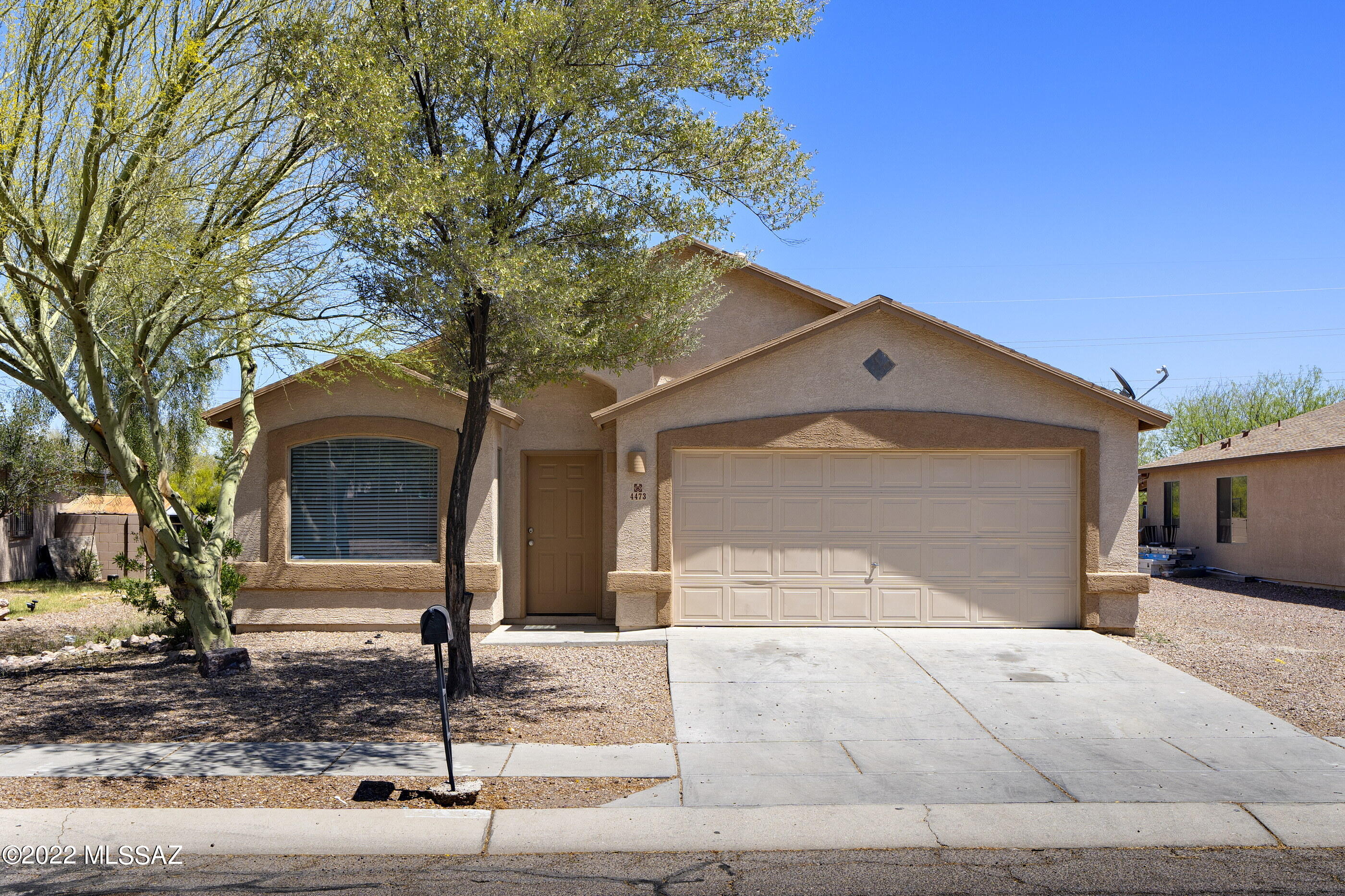 4473 South Valley Road Tucson, AZ 85714 - Photo 1 of 20