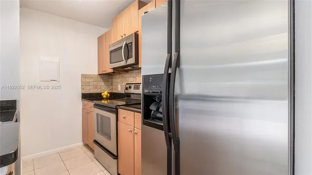 $2,000 | 1825 Palm Cove Boulevard, Unit 7201, Delray Beach, FL 33445