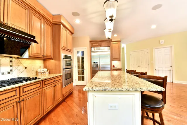 $799,000 | 72 Stone Crest Drive, Halfmoon, NY 12118