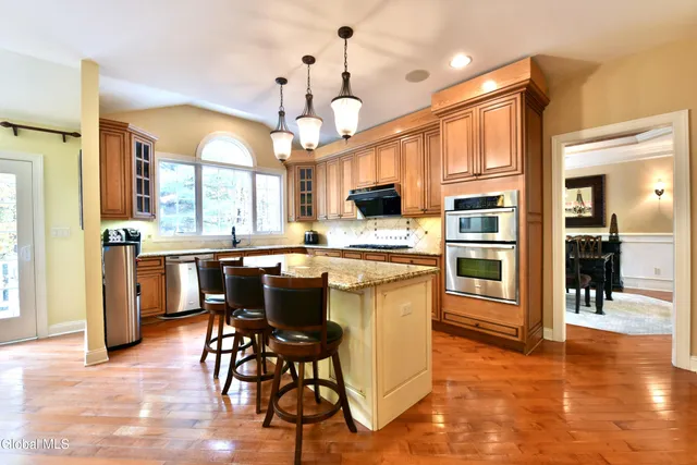 $799,000 | 72 Stone Crest Drive, Halfmoon, NY 12118