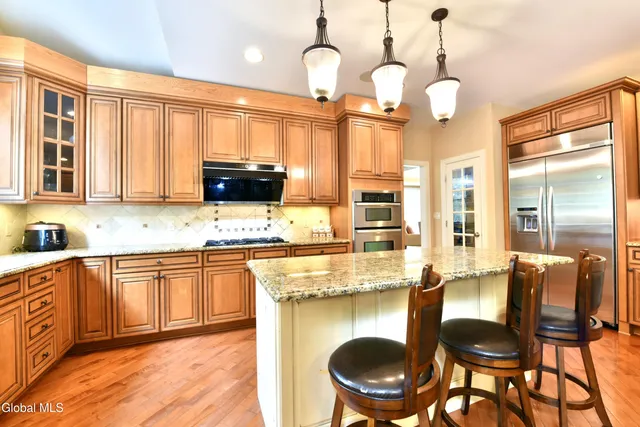 $799,000 | 72 Stone Crest Drive, Halfmoon, NY 12118