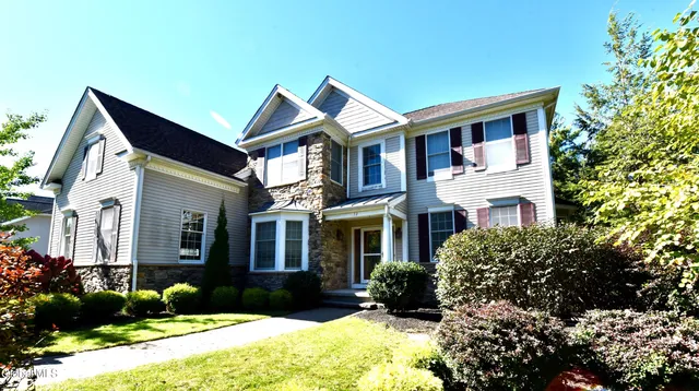 $799,000 | 72 Stone Crest Drive, Halfmoon, NY 12118