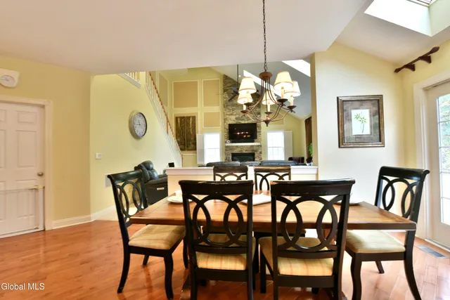 $799,000 | 72 Stone Crest Drive, Halfmoon, NY 12118