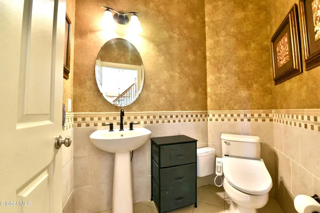 $799,000 | 72 Stone Crest Drive, Halfmoon, NY 12118