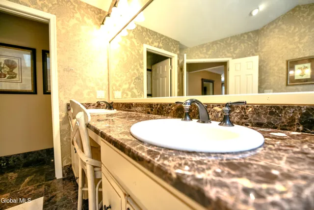 $799,000 | 72 Stone Crest Drive, Halfmoon, NY 12118