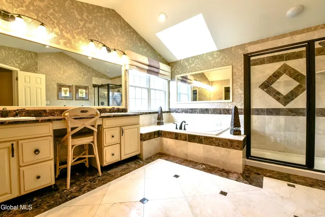 $799,000 | 72 Stone Crest Drive, Halfmoon, NY 12118