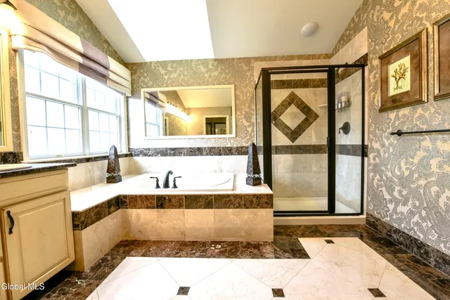 $799,000 | 72 Stone Crest Drive, Halfmoon, NY 12118