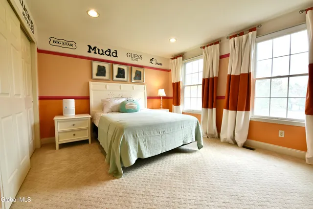 $799,000 | 72 Stone Crest Drive, Halfmoon, NY 12118