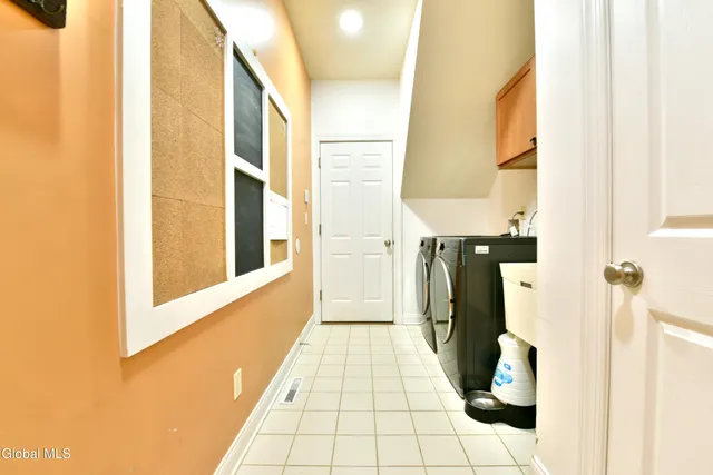 $799,000 | 72 Stone Crest Drive, Halfmoon, NY 12118