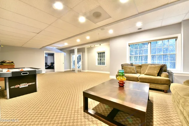 $799,000 | 72 Stone Crest Drive, Halfmoon, NY 12118