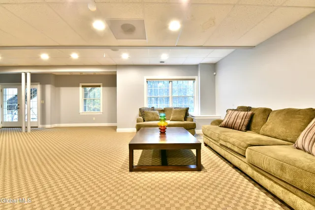 $799,000 | 72 Stone Crest Drive, Halfmoon, NY 12118