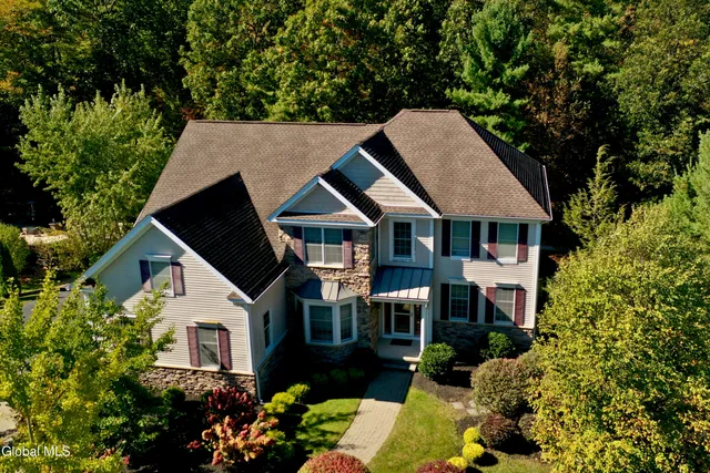 $799,000 | 72 Stone Crest Drive, Halfmoon, NY 12118