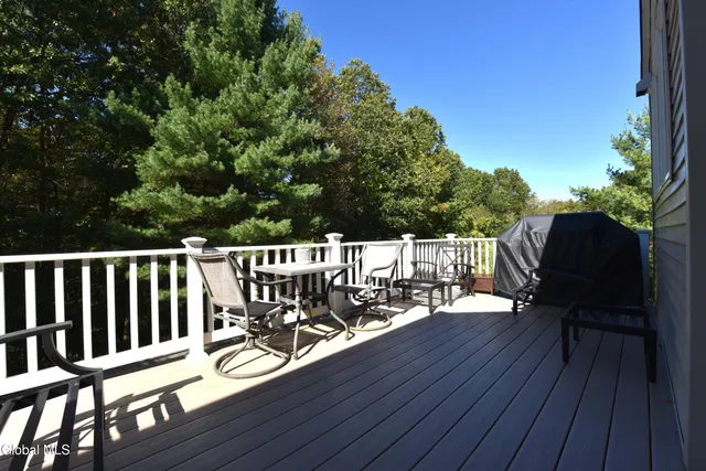 $799,000 | 72 Stone Crest Drive, Halfmoon, NY 12118