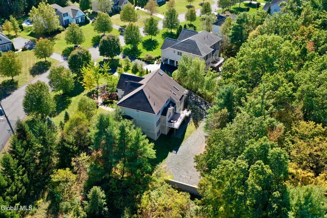 $799,000 | 72 Stone Crest Drive, Halfmoon, NY 12118