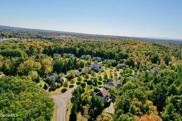 $799,000 | 72 Stone Crest Drive, Halfmoon, NY 12118