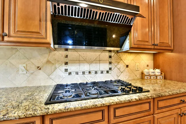 $799,000 | 72 Stone Crest Drive, Halfmoon, NY 12118