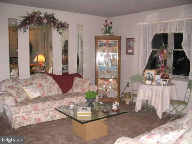 81 Clay Road Carlisle, PA 17015 - Photo 4 of 11 Gallery Image 4