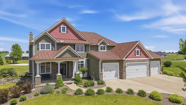 $914,900 | N6350 Tradewinds Circle, Beaver Dam, WI 53916