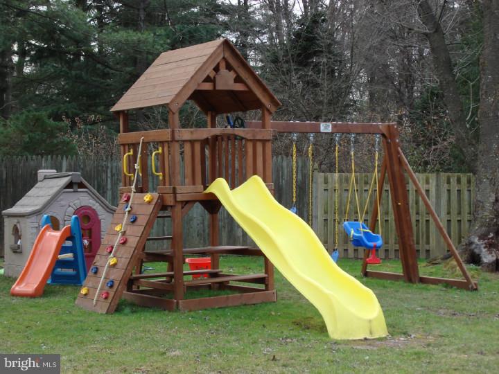 1016 Mercer Road Princeton, NJ 08540 - Photo 22 of 25 Side Yard