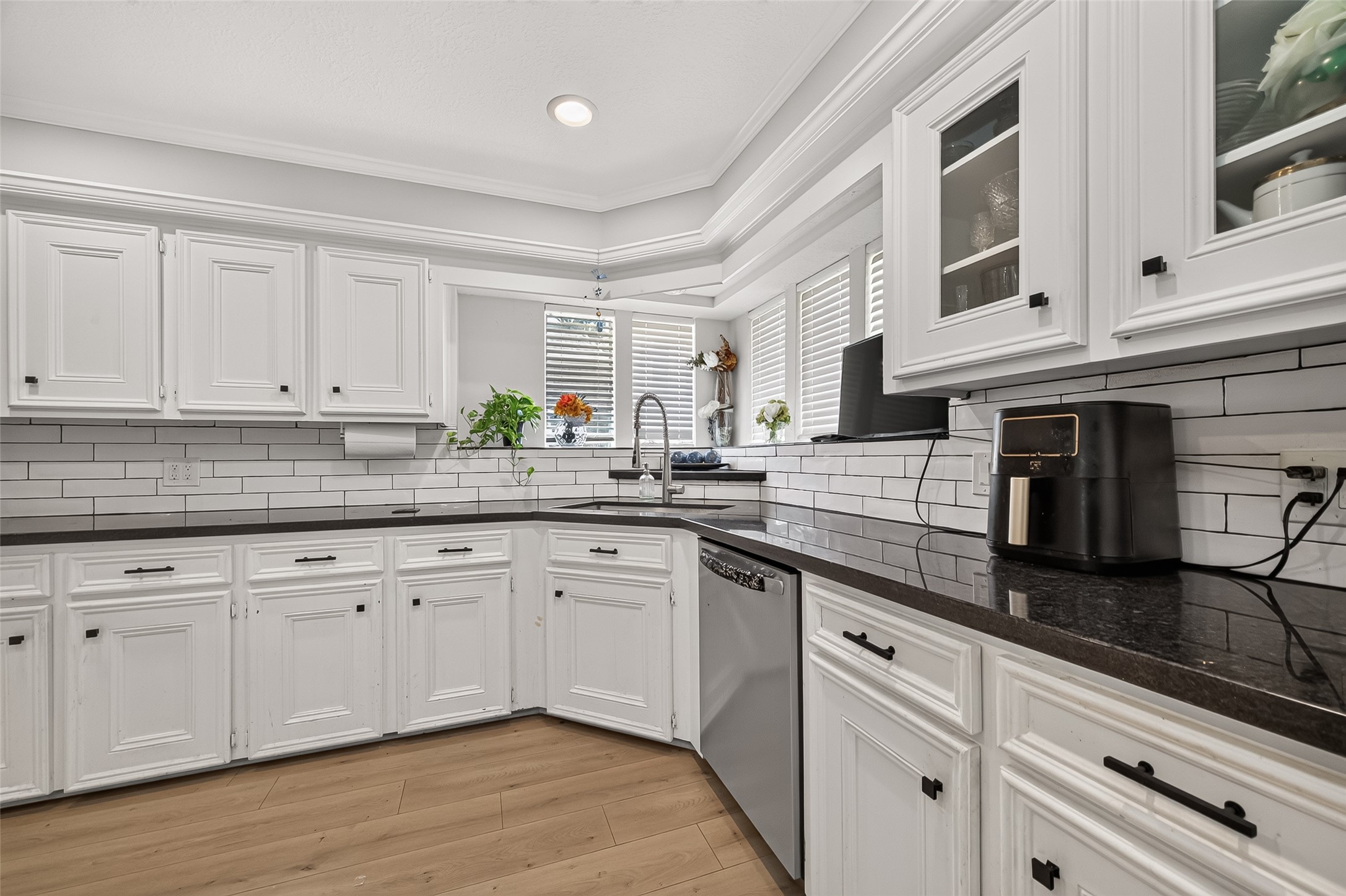 5919 Spring Creek Oaks Drive Spring, TX 77379 - Photo 12 of 35
