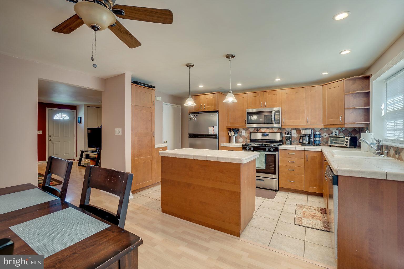 8023 Stratman Road Baltimore, MD 21222 - Photo 15 of 37 Kitchen/Dining Rm