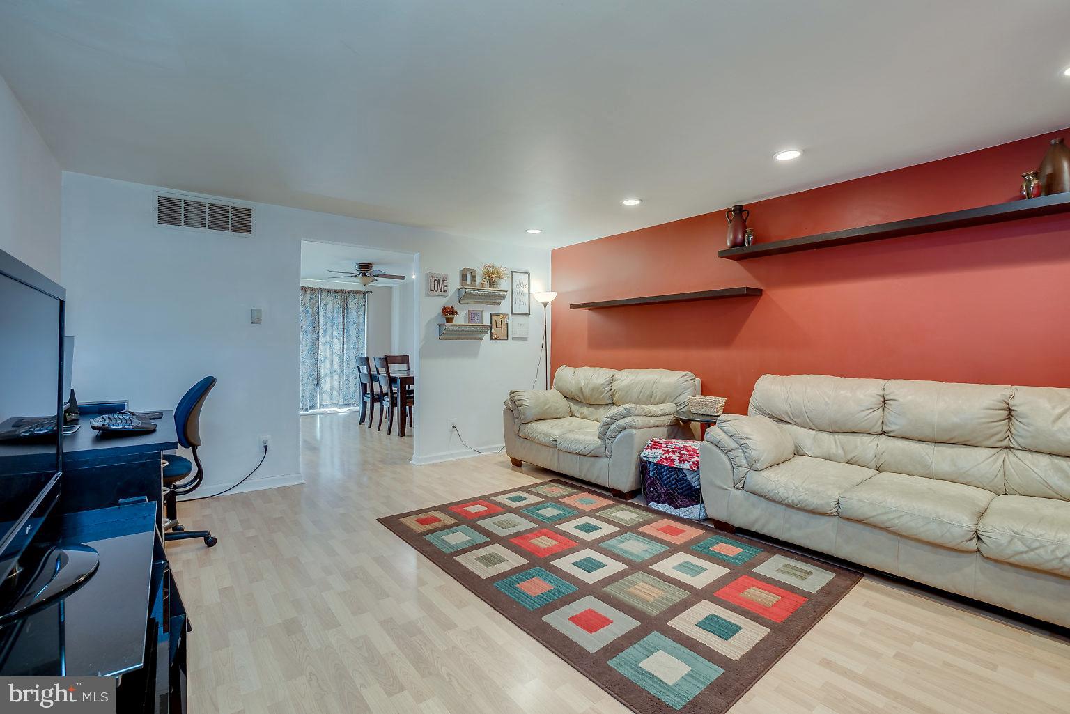 8023 Stratman Road Baltimore, MD 21222 - Photo 7 of 37 living room
