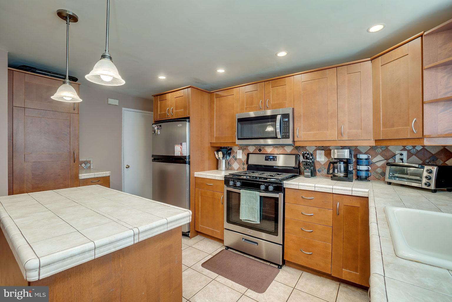 8023 Stratman Road Baltimore, MD 21222 - Photo 9 of 37 Kitchen