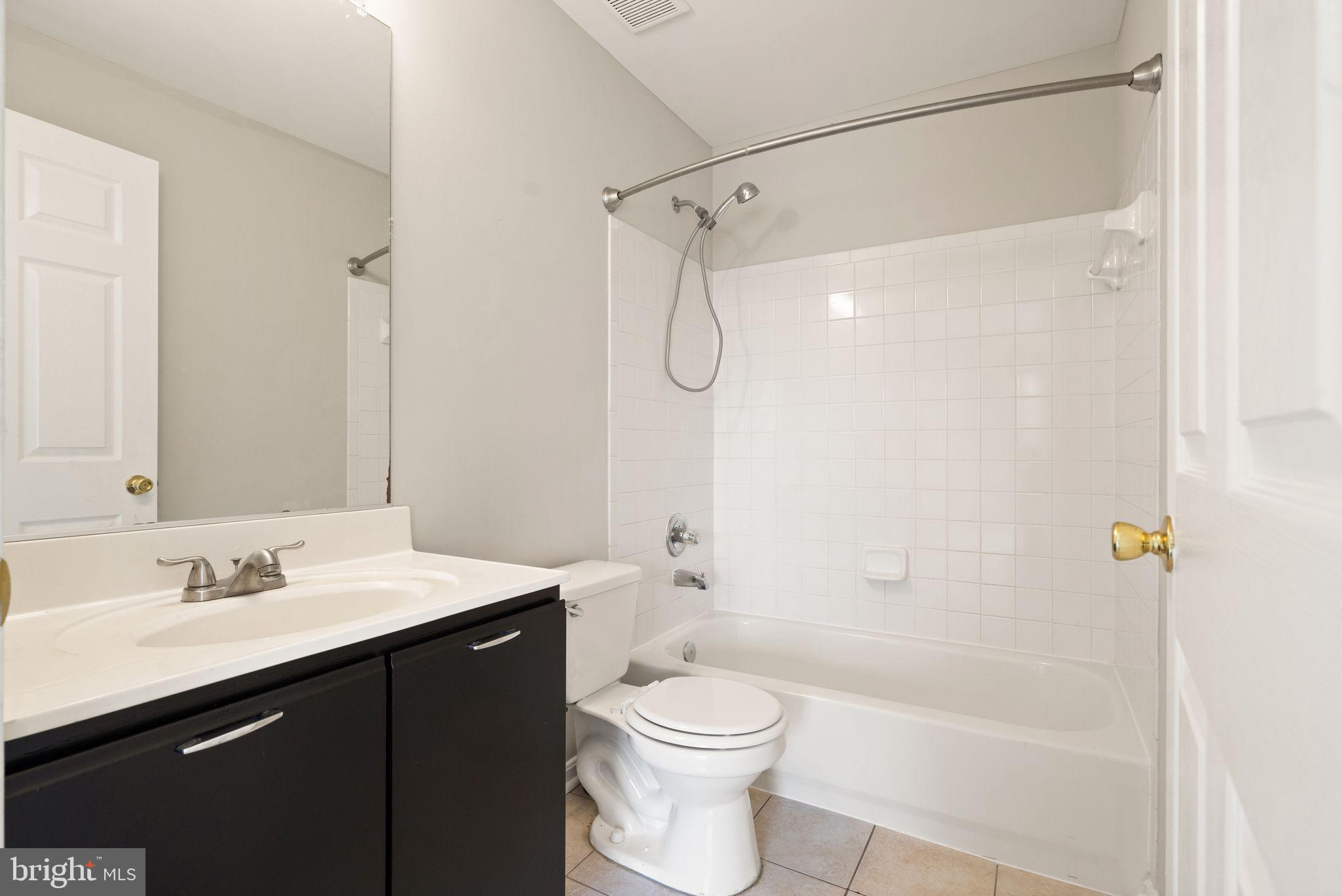 1067 Gardenview Loop, Unit 304 Woodbridge, VA 22191 - Photo 25 of 37