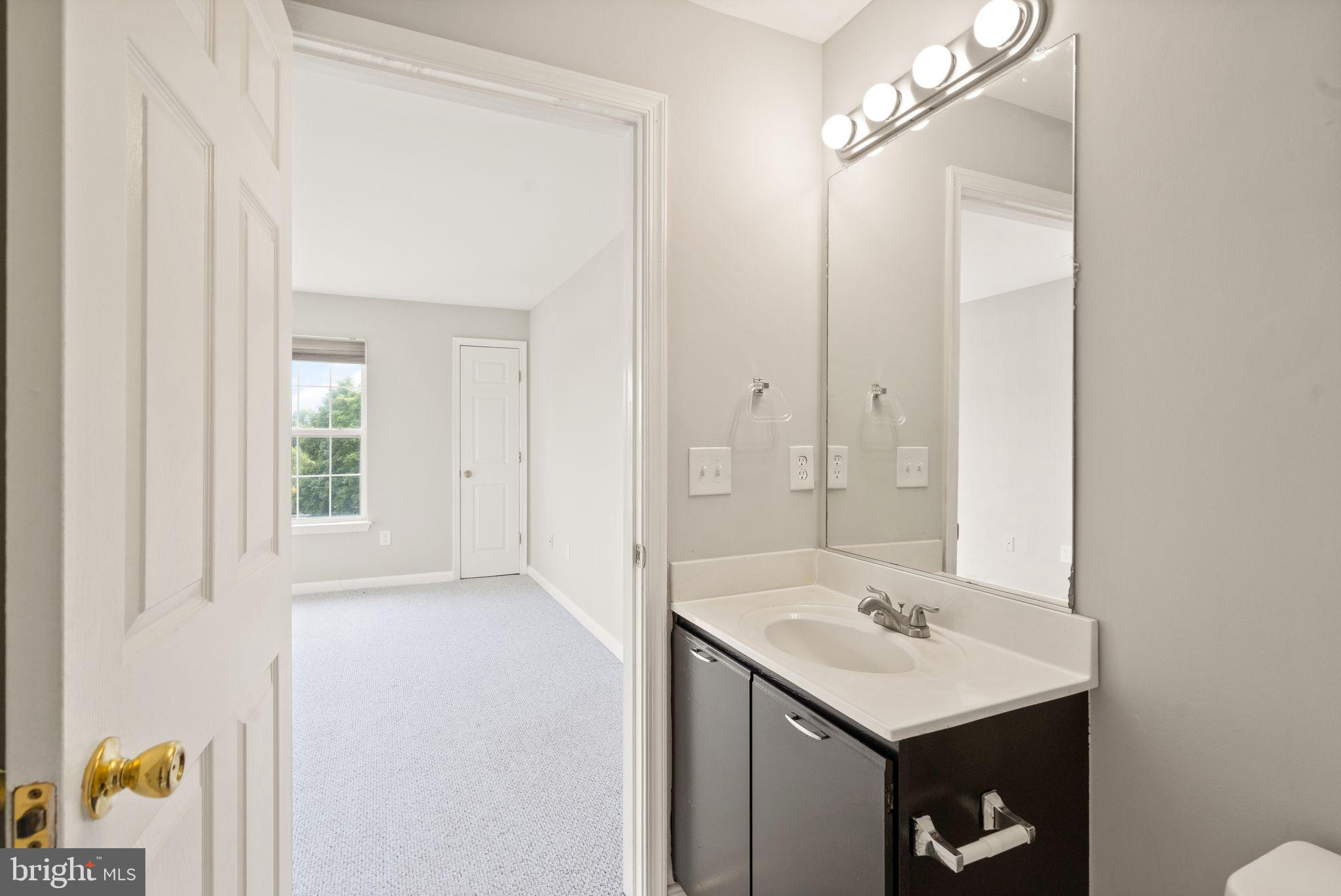 1067 Gardenview Loop, Unit 304 Woodbridge, VA 22191 - Photo 26 of 37